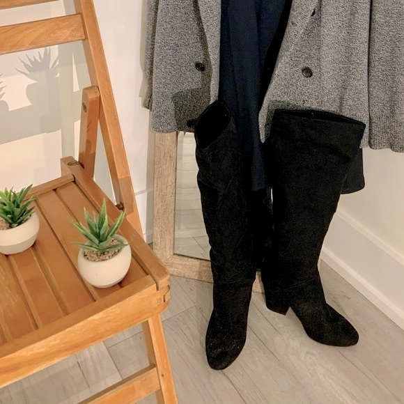 SOLD H&M | Black below-knee boots - Picture 3 of 4